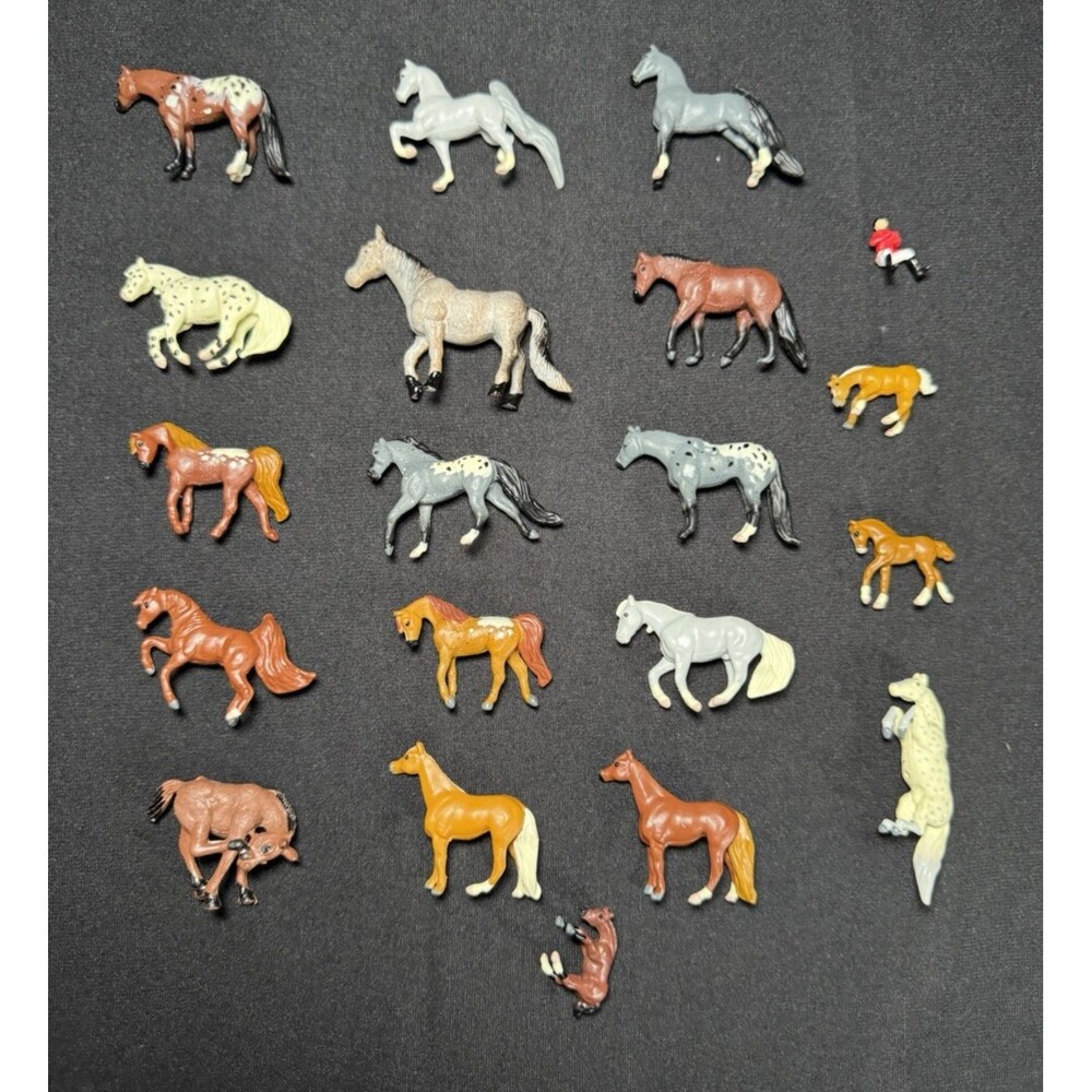 VTG Creata Breyers 20 Figure Lot - Winner's Choice Micro Horses - 1:64 Scale